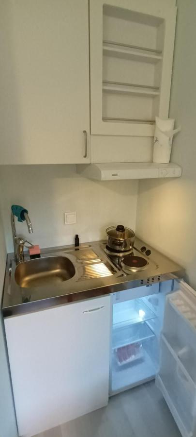 Saxemara Med Minikoek Och Badrum Ronneby Buitenkant foto